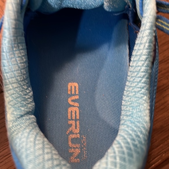 Saucing running shoe - Picture 4 of 5